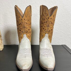 Women's Two-Tone Tan and White Western Ankle Boots